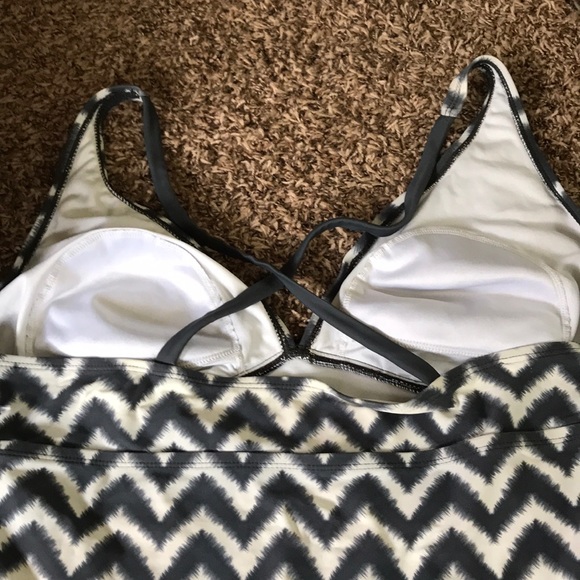 XL Liz Lange maternity swimsuit - Picture 2 of 6